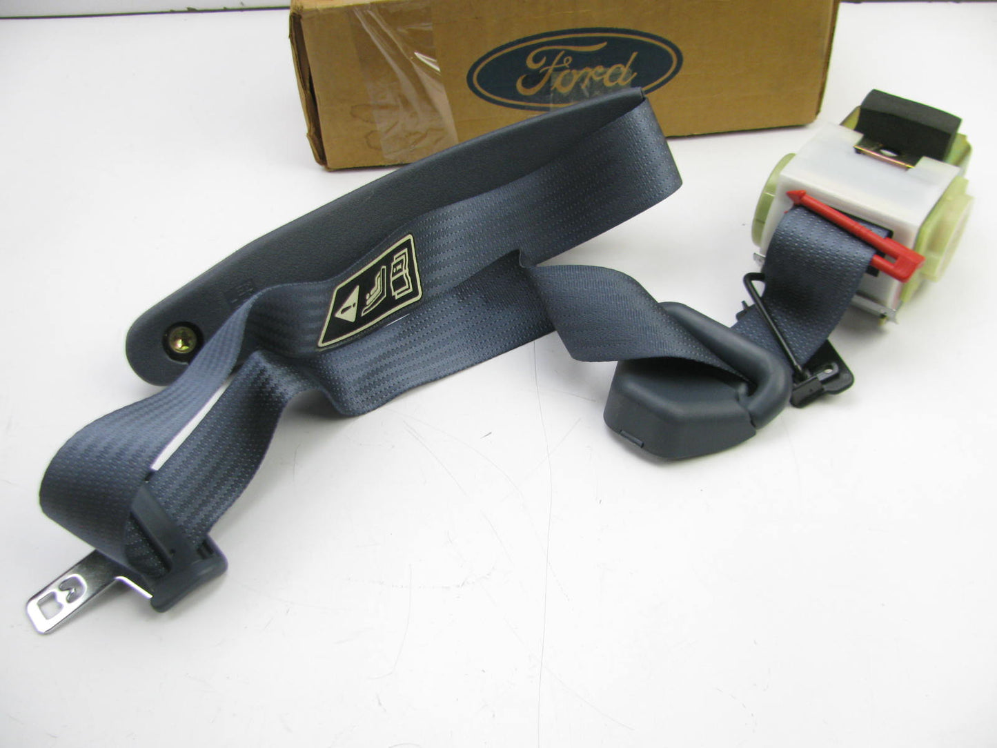 Ford Front Right Seat Belt Retractor YW1Z-54611B08-BAD For 2000 Lincoln Town Car