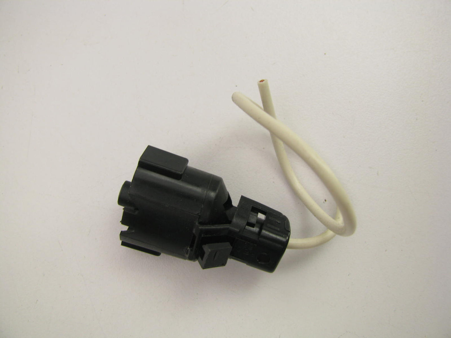 Four Seasons 37230 Engine Cooling Fan Switch Wire Plug Connector