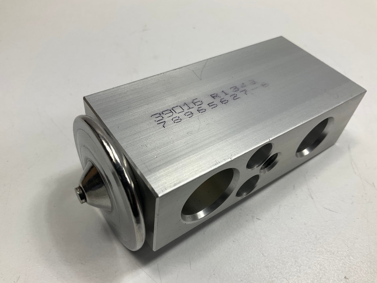 MISSING BOLT Four Seasons 39016 A/C Expansion Valve