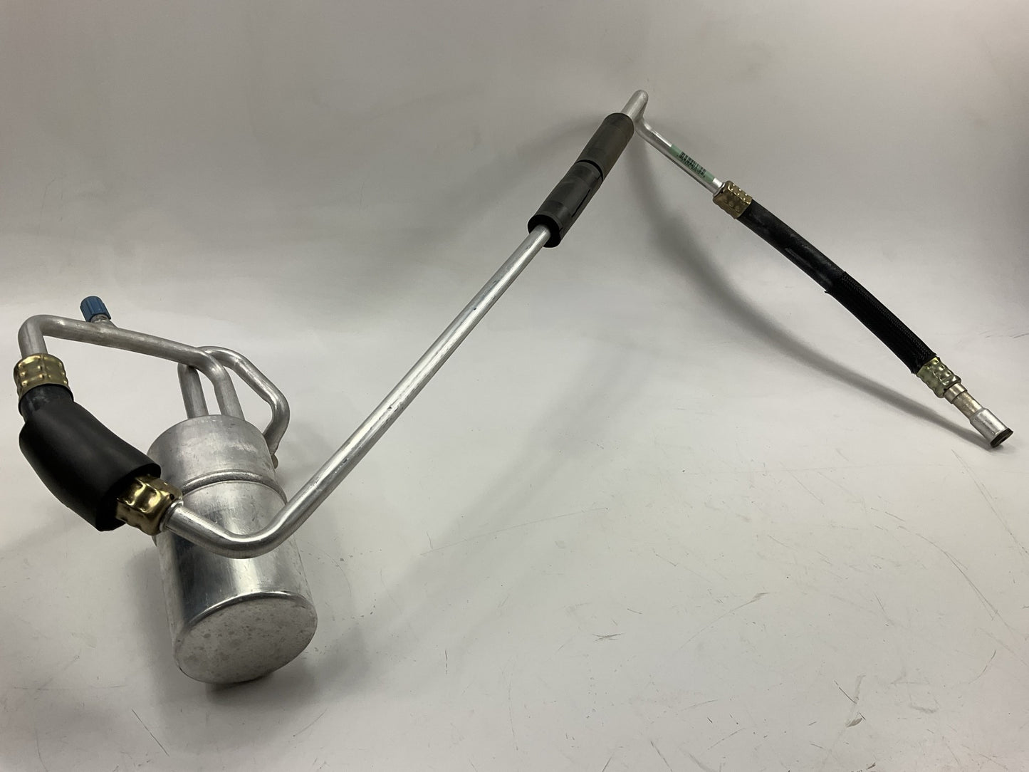 Four Seasons 55626 A/C Accumulator With Hose Assembly