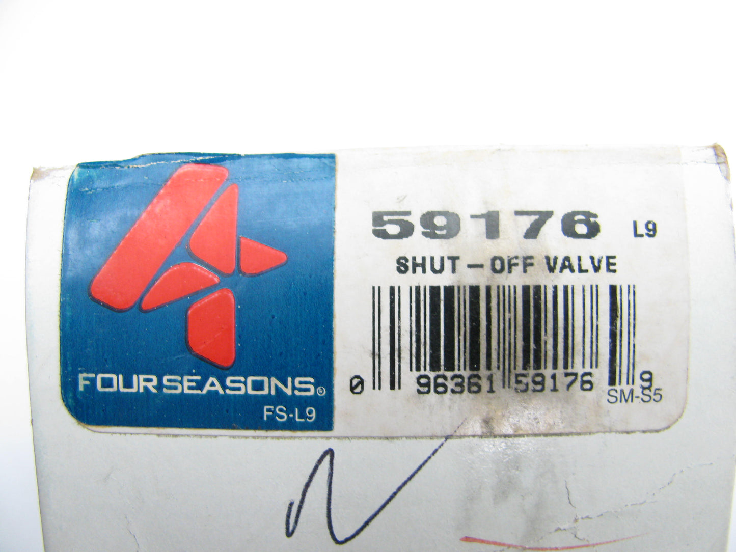 Four Seasons 59176 Universal 1/4'' X 1/4'' High Pressure Hose Shut Off Valve
