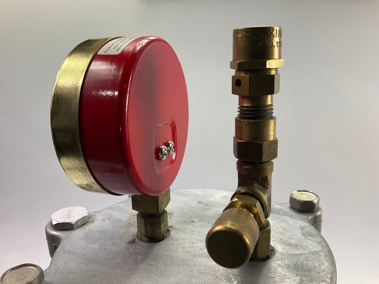 DAMAGED BROKEN FITTING Four Seasons Dial-A-Charge 134 Charging Cylinder, 10 LBS
