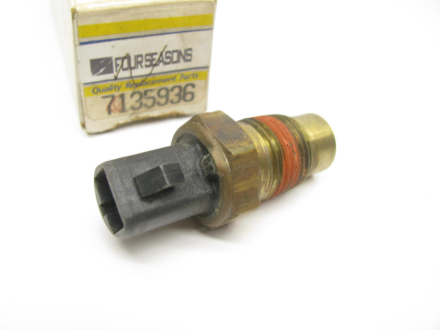 Engine Coolant Fan Switch  7135936 /  E4FZ-88607-A