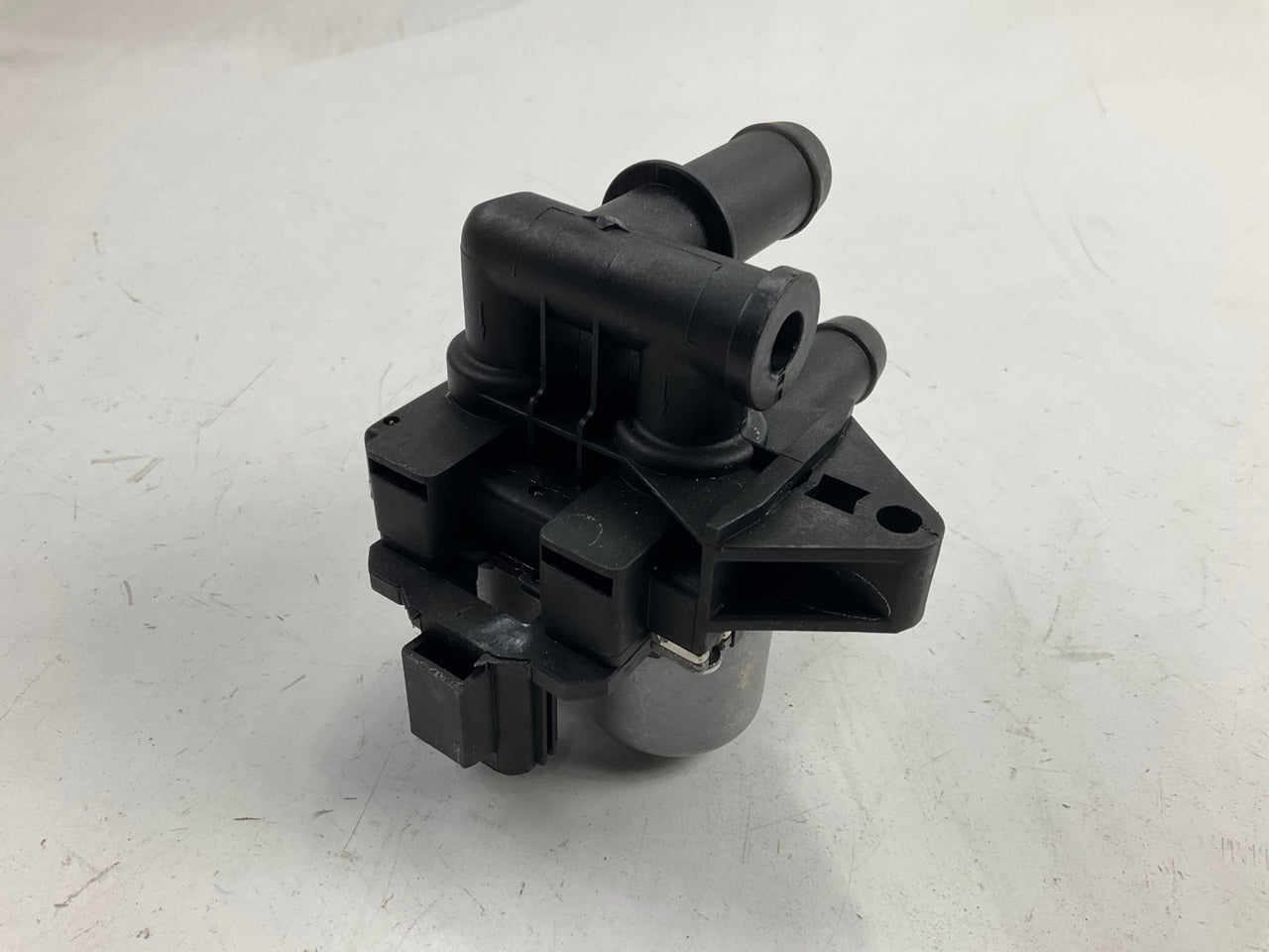 Four Seasons 74010 HVAC Heater Control Valve For 03-05 Thunderbird, 03-08 S-Type