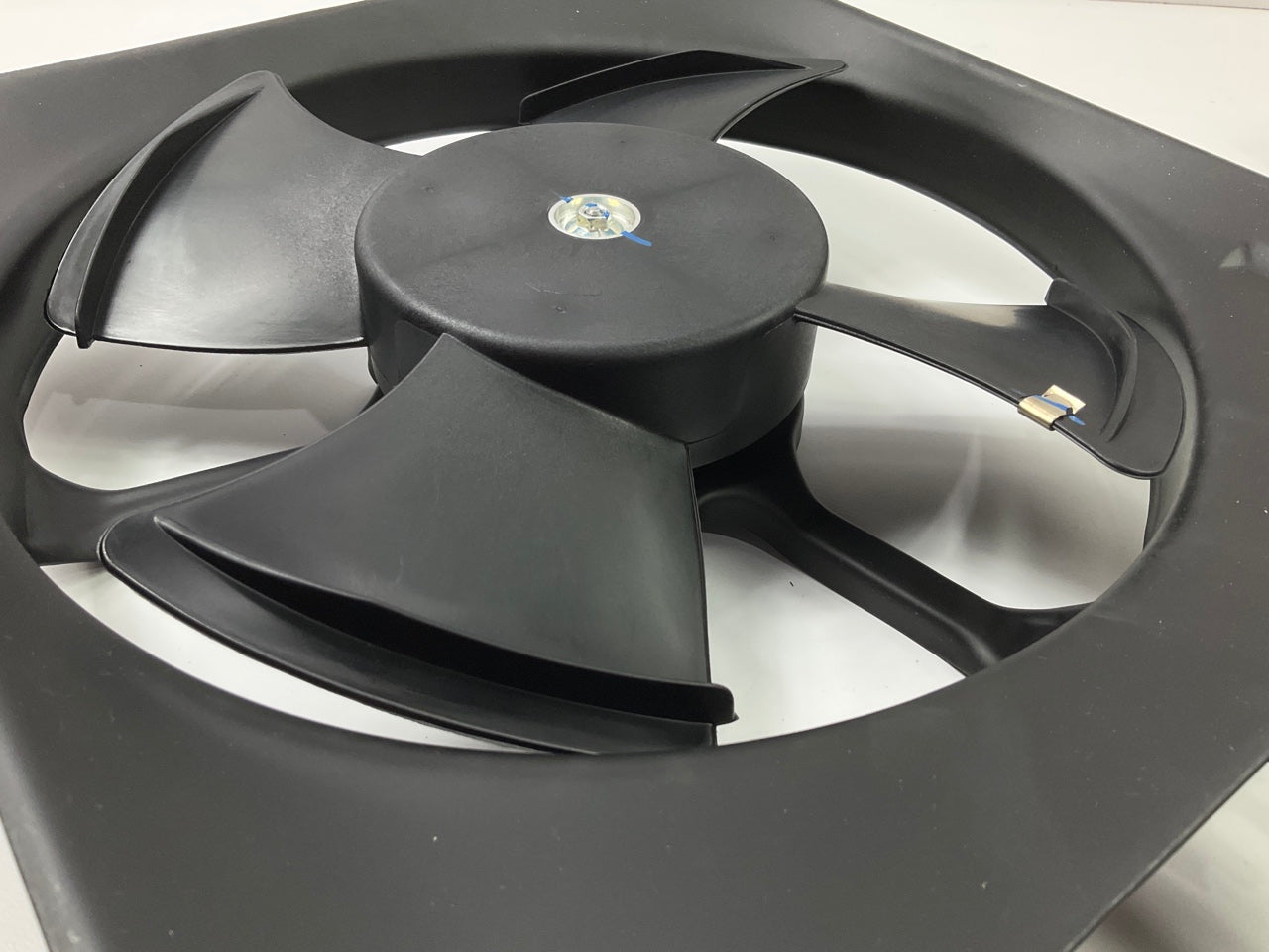 Four Seasons 75205 A/C Condenser Fan For 1994-1997 Honda Accord 4-CYLINDER ONLY