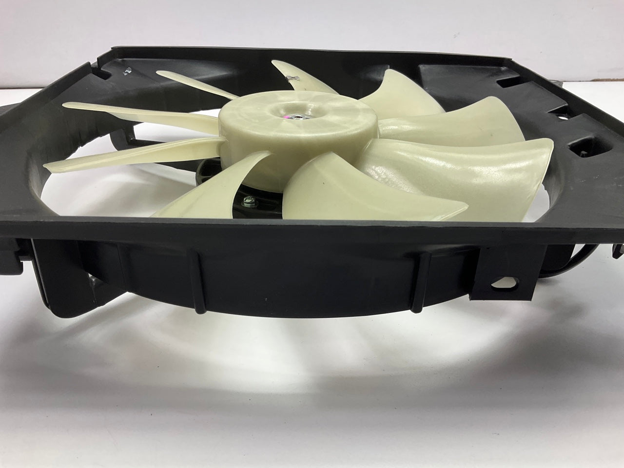 Four Seasons 75349 A/C Condenser Fan For 2000-2004 Toyota Avalon