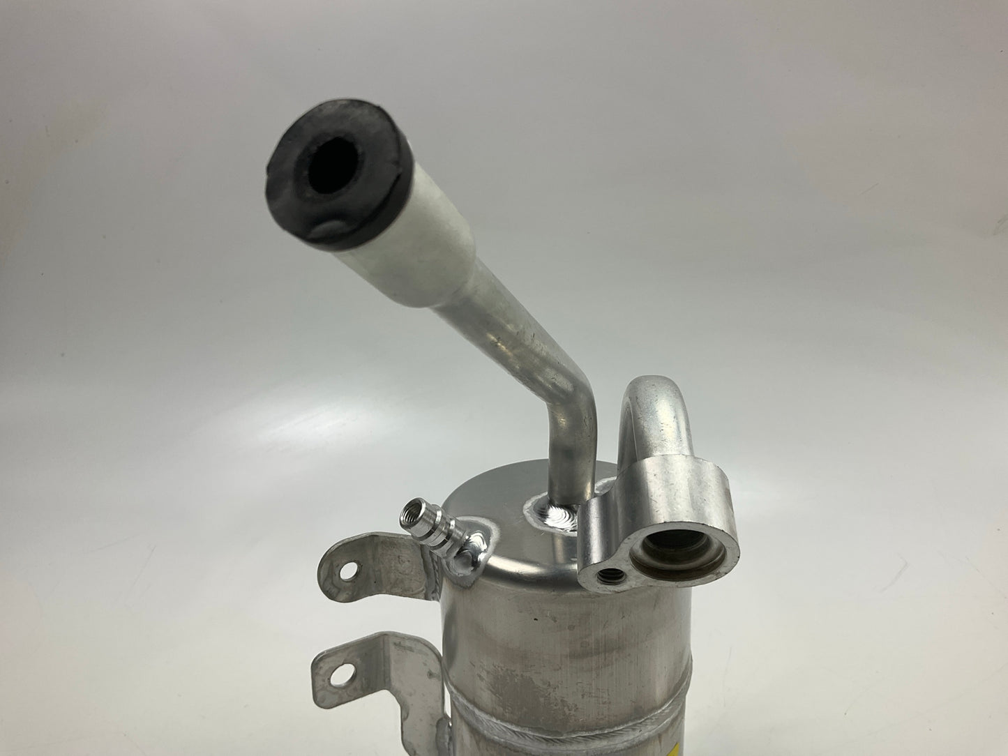 Four Seasons 83055 A/C Accumulator  For 2000-2003 Ford Focus