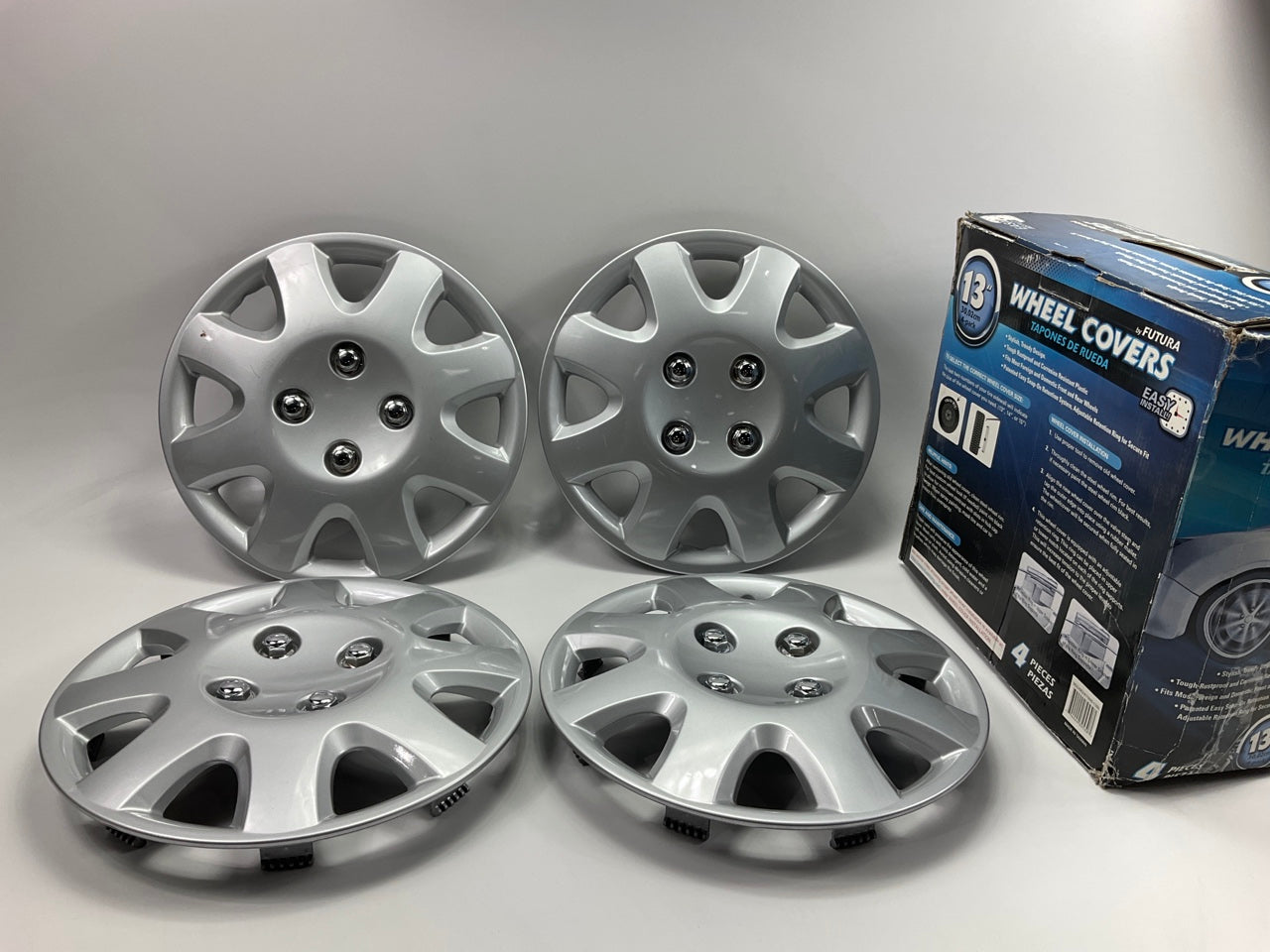 COSMETIC DAMAGE #17 Futura KT895-13SL 13'' Universal Silver Wheel Cover Set