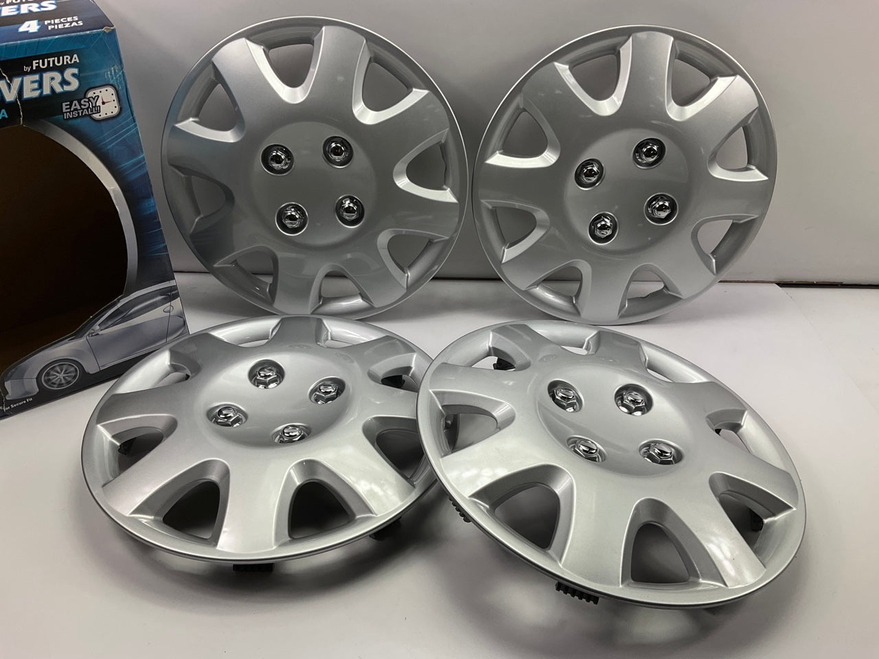 COSMETIC SCUFFS Futura KT895-13SL 13'' Universal  SILVER Wheel Cover Set #5