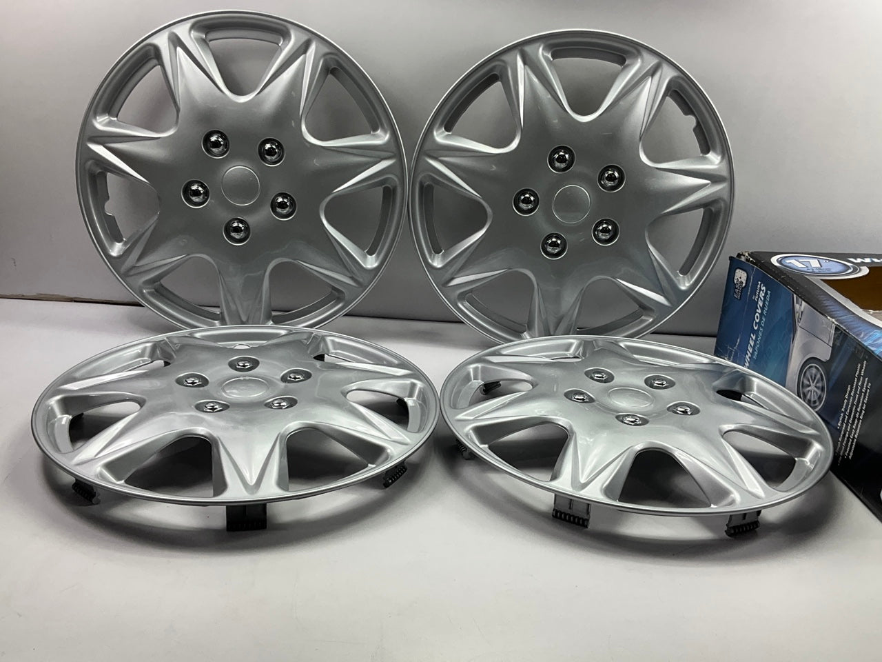 Futura KT915-17SL 17'' Wheel Covers Set - Silver