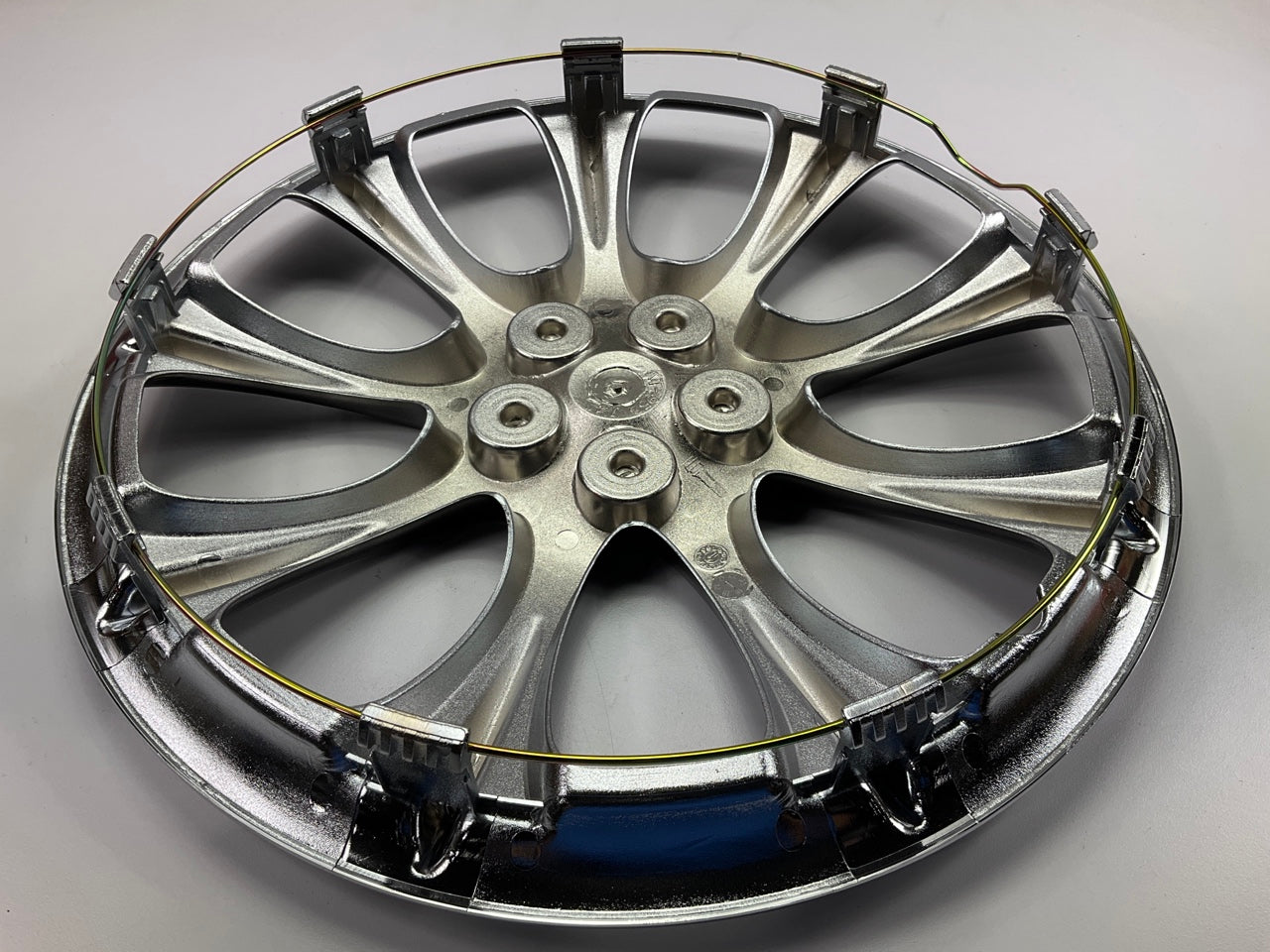 COSMETIC SCUFFS - Futura KT953-14CIB Chrome Ice Black Wheel Cover Set - 14''