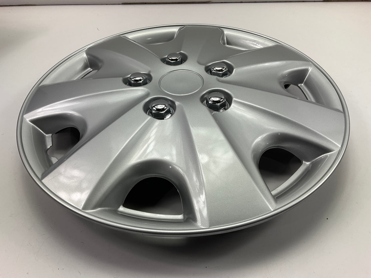 COSMETIC SCUFFS - Futura KT957-14SL Universal 14'' Wheel Cover Set