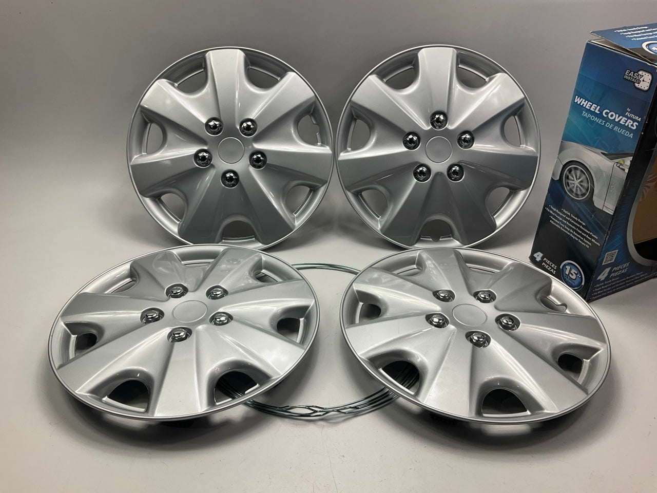 Futura KT957-15SL UNIVERSAL 15'' Wheel Cover Set