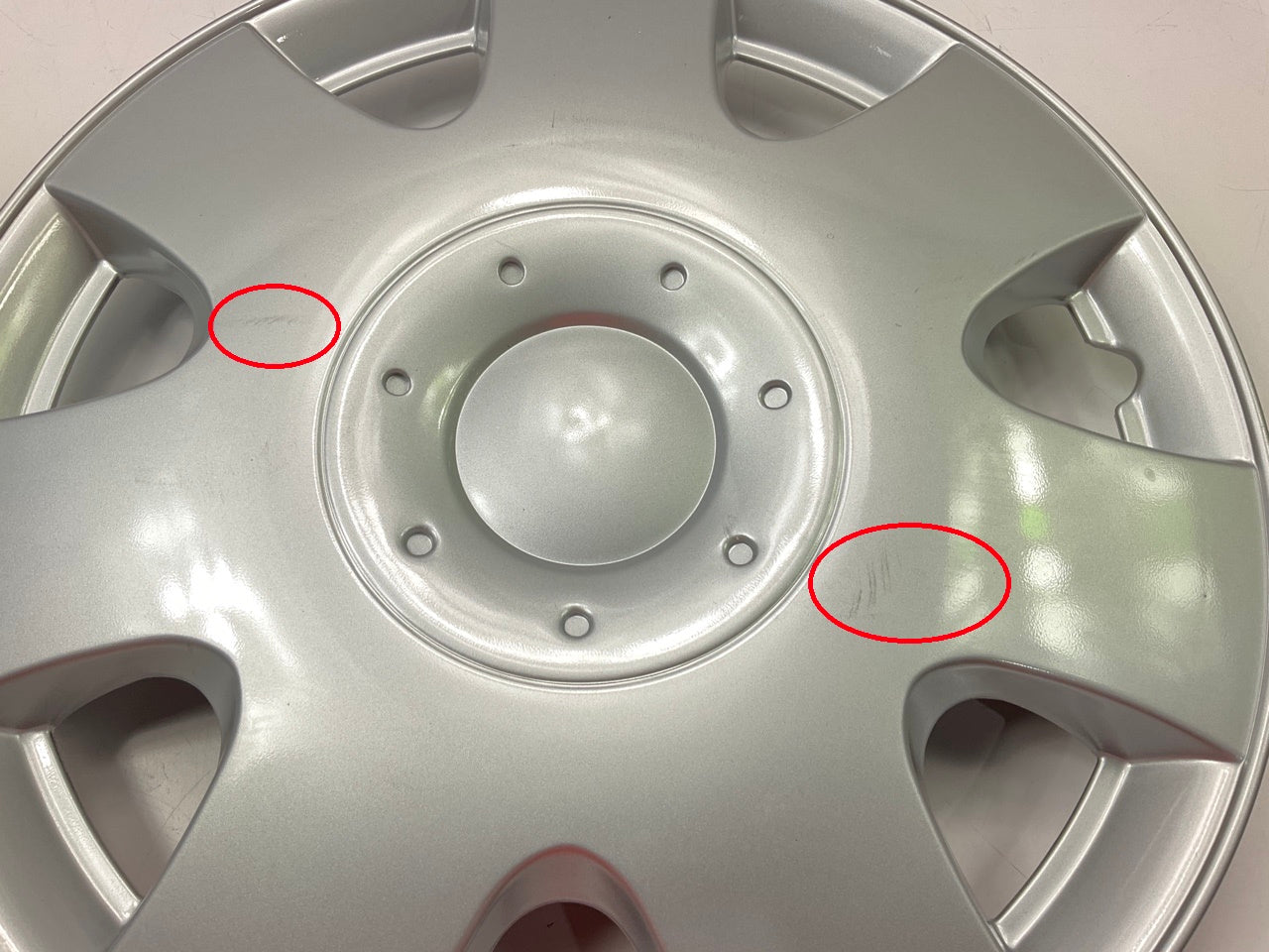 MINOR COSMETIC DAMAGE (SCRATCHED) Futura KT994-14 14'' R14 Wheel Cover Set