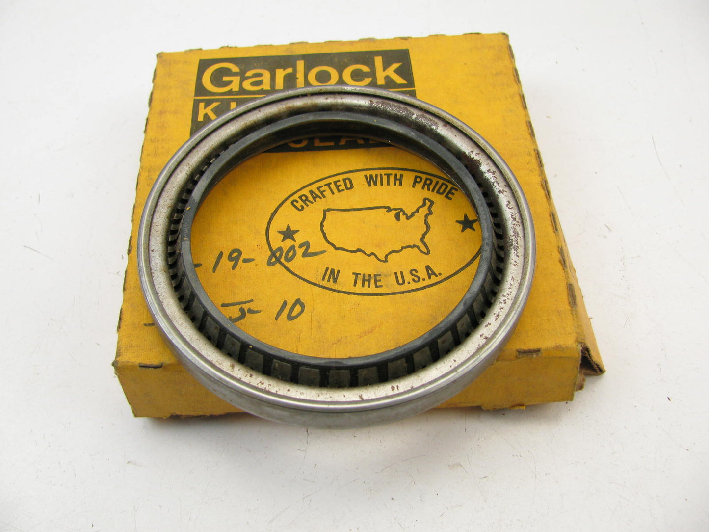 Garlock 53X2324 Industrial Oil Seal ID 3.375'' X OD 4.506'' X 0.468'' 21086-2324