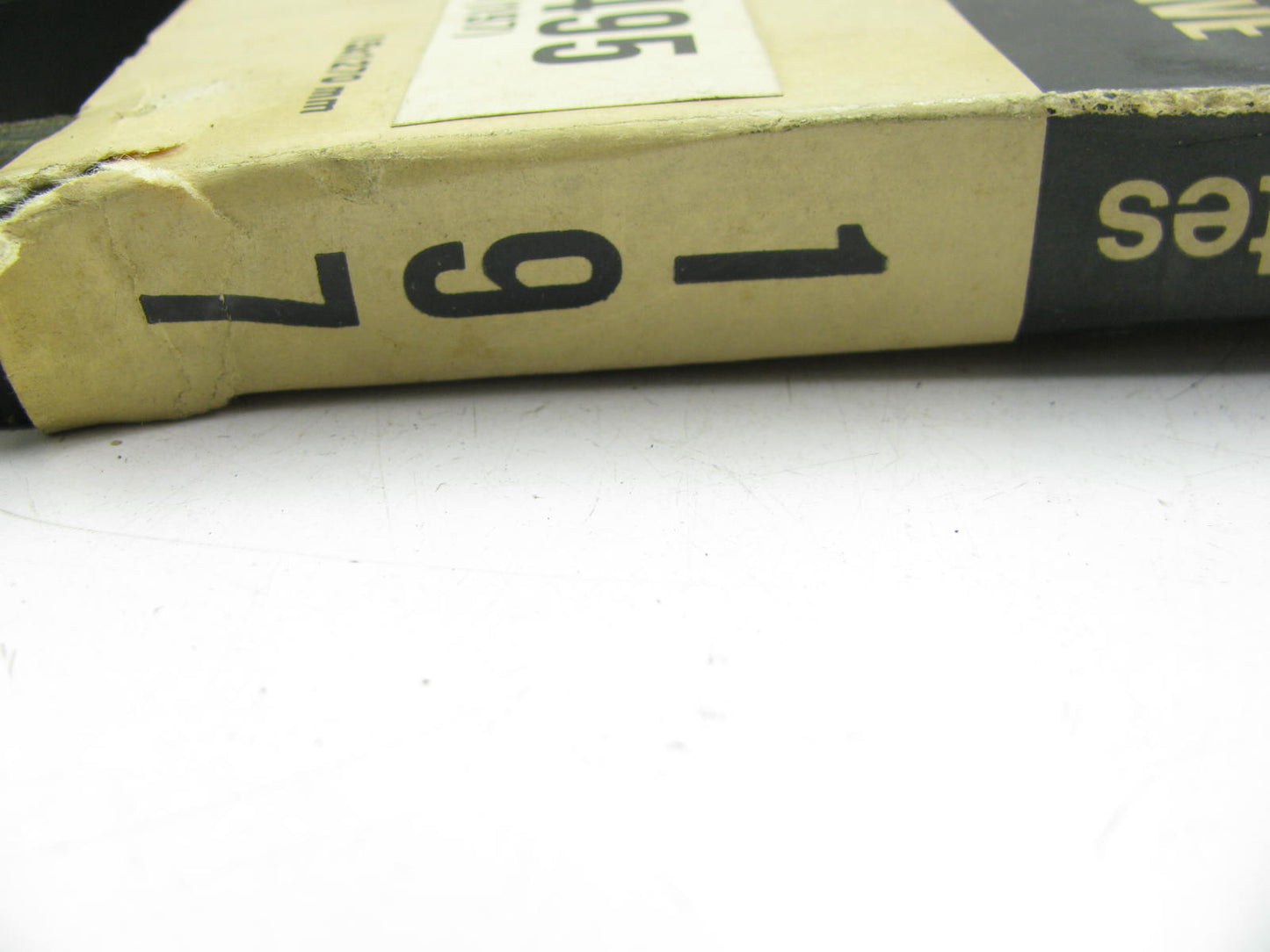 Gates 197 Truck & Bus Accessory Drive Belt - 0.69'' X 50.25'' - 36 Degree