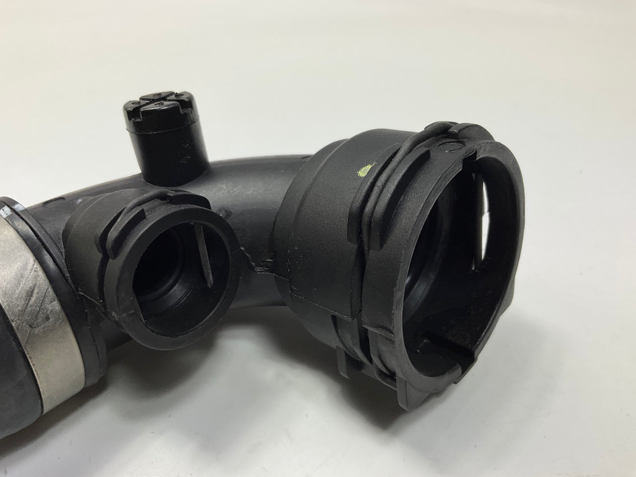 Gates 23814 Upper Radiator Coolant Hose For 2004-2006 BMW X3