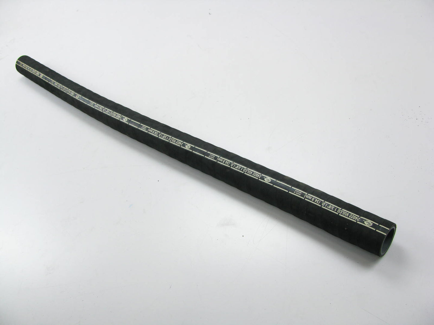 Gates 24022 Straight Radiator Coolant Hose - 1-3/8'' ID X 3' Long