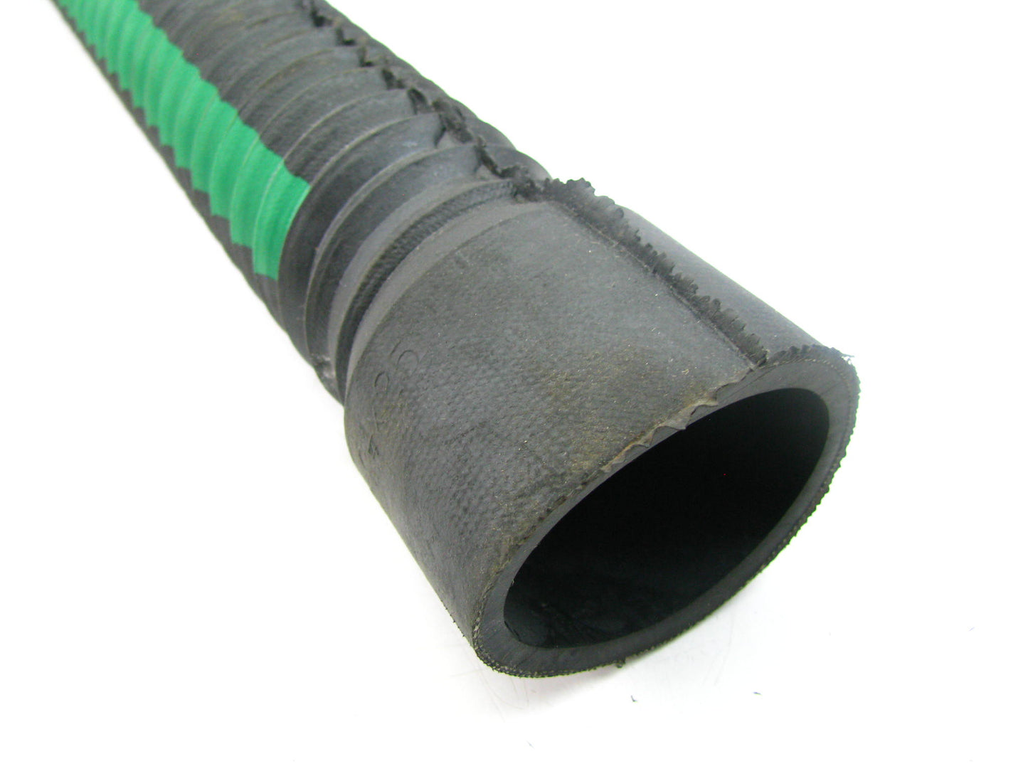 Gates 26517 Flexible Radiator Coolant Hose, 2'' X 2-1/4'' X 25'' Long