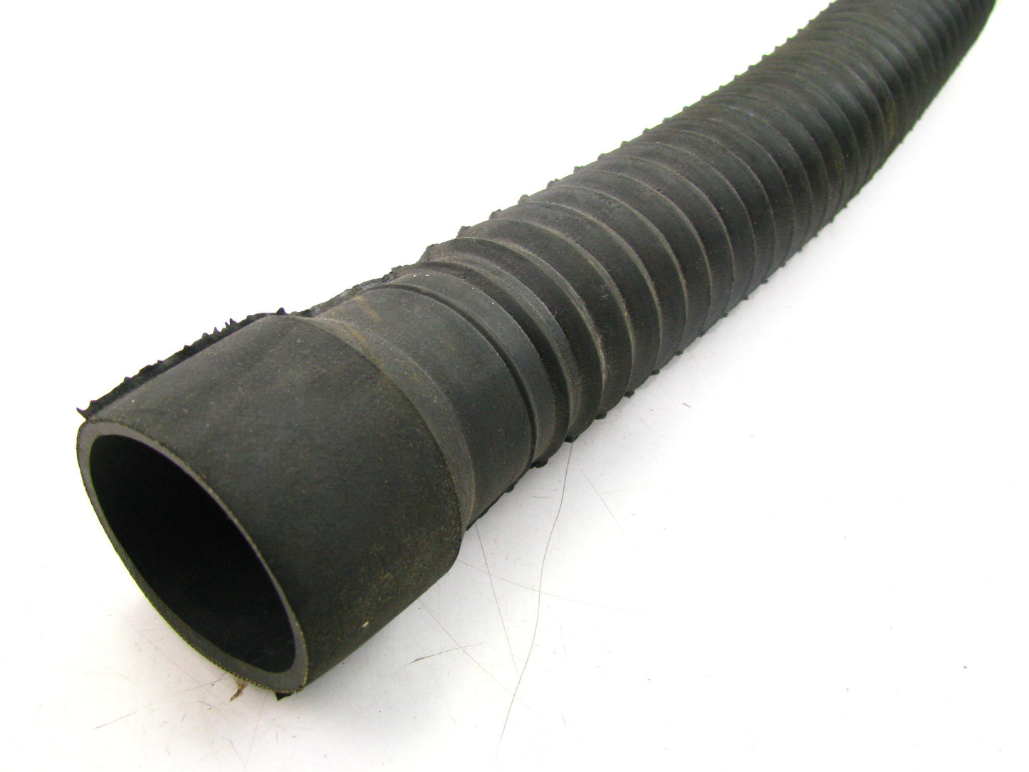 Gates 26518 HEAVY DUTY Radiator Flexible Coolant Hose, 2'' X 2-1/2'', 20'' Long