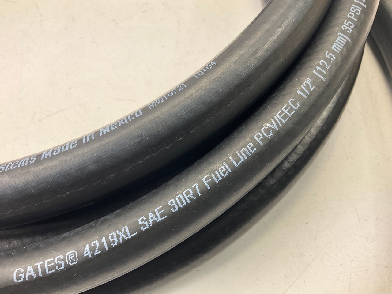 17 FEET - Gates 4219XL SAE 30R7 Fuel Hose Line 1/2'', 35 PSI