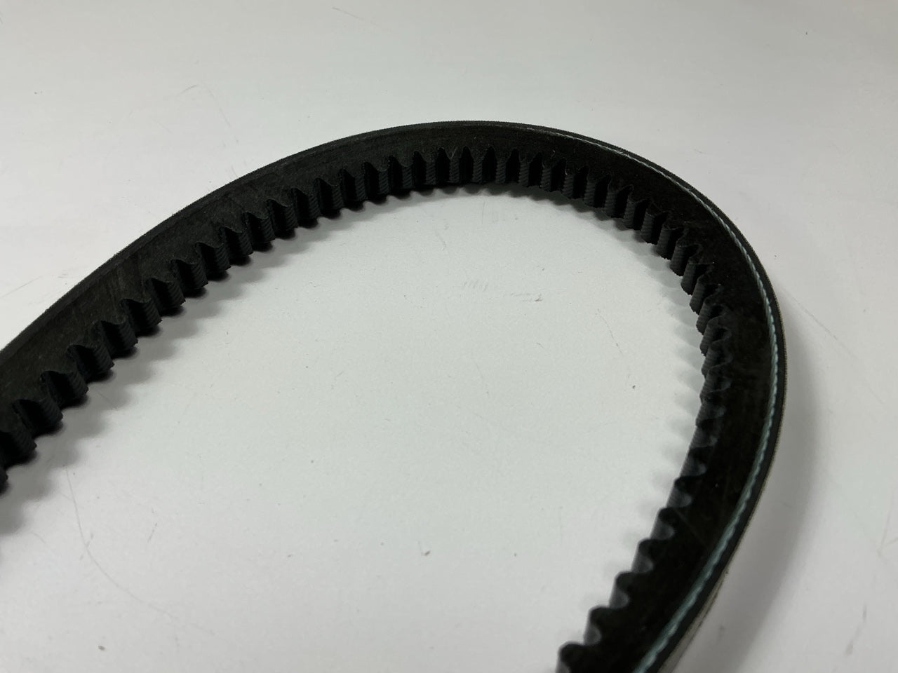 Gates 5VX580 VX-Wedge Industrial Cogged V-Belt Accessory Drive Belt - 5/8'' X 58''