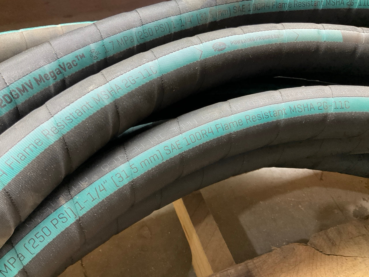 100 FEET - Gates 70186 1-1/4'' GMV Global MegaVac Return Line / Suction Hose
