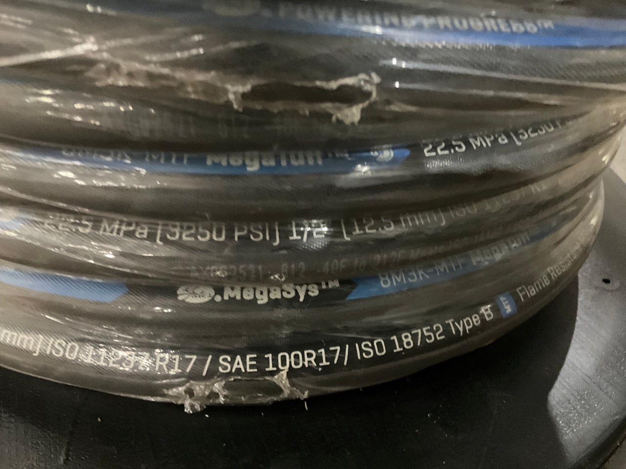 330 FEET - Gates 70567 M3K Mega3000 Hydraulic Hose SAE 100R17, 1/2'' ID, 3250 PSI