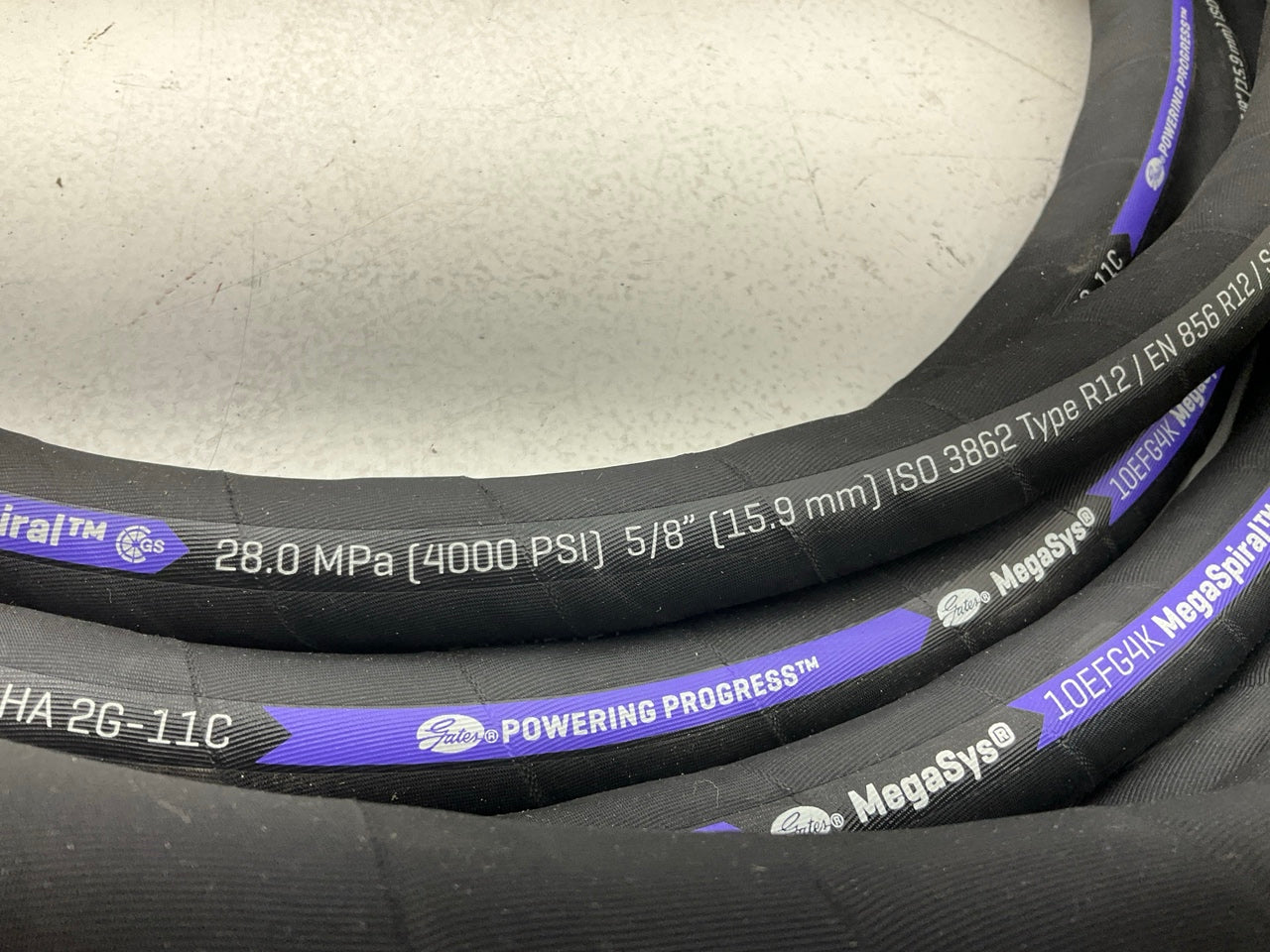 60 FEET - Gates 70813 5/8'' 10EFG4K MegaSpiral Hydraulic Hose, 4000 PSI
