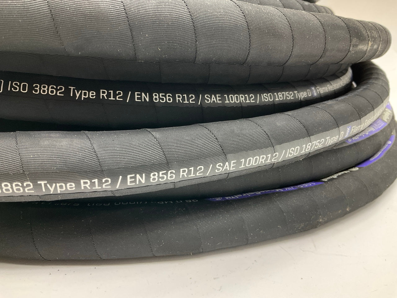 113 FEET - Gates 70813 5/8'' 10EFG4K MegaSpiral Hydraulic Hose, 4000 PSI