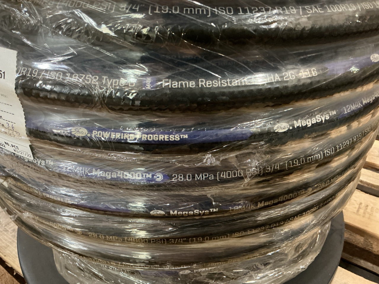220 Feet - Gates 70824 M4K Mega4000 220' 3/4'' Hydraulic Hose, 4000 PSI Max WP