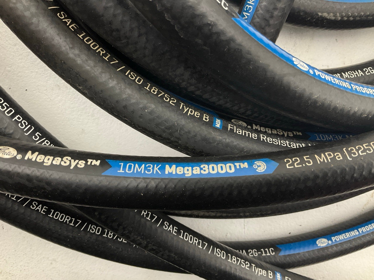 50 FEET - Gates 85627 5/8'' Hydraulic Hose 10M3K Mega3000, 3250 PSI Max W.P.