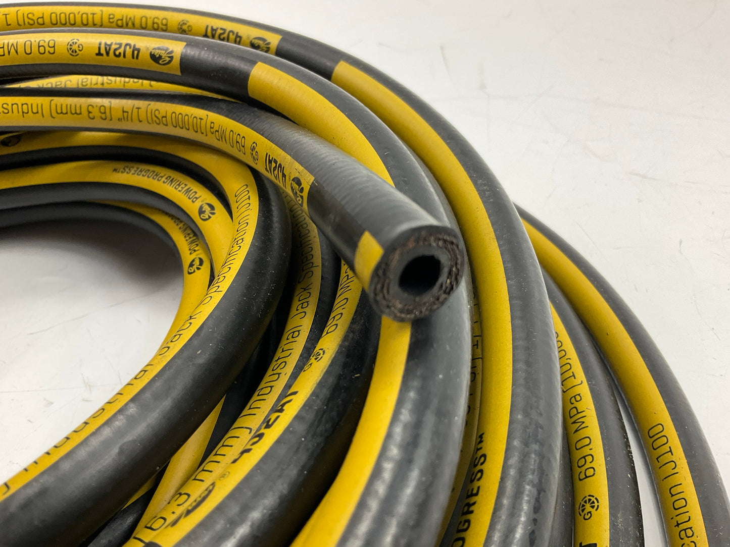 50 FEET - Gates 85650 1/4'' J2AT Hydraulic Hose, 10,000 PSI Max Working Pressure