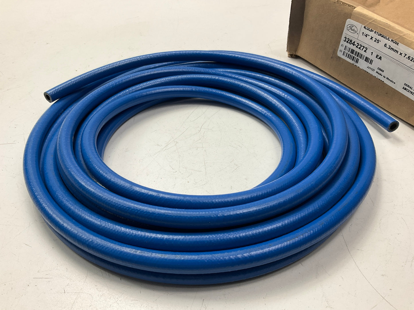 25 FEET - Gates 85967 4LOLB 1/4'' Hydraulic Hose, 300 PSI Max Working Pressure