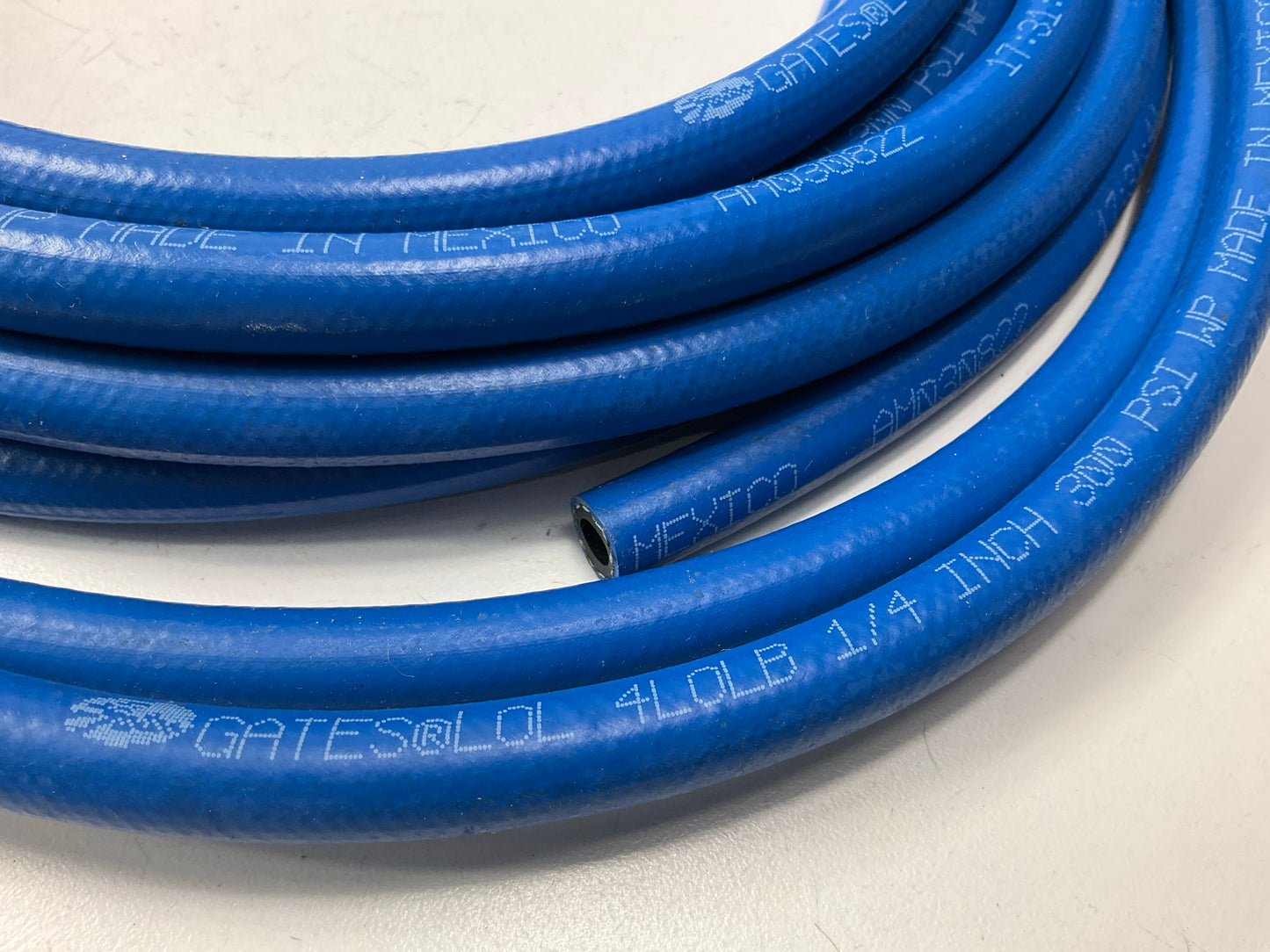 25 FEET - Gates 85967 4LOLB 1/4'' Hydraulic Hose, 300 PSI Max Working Pressure