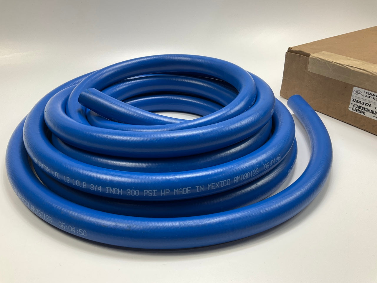 25 FEET - Gates 85971 12LOLB 3/4'' Hydraulic Hose, 300 PSI Max Working Pressure