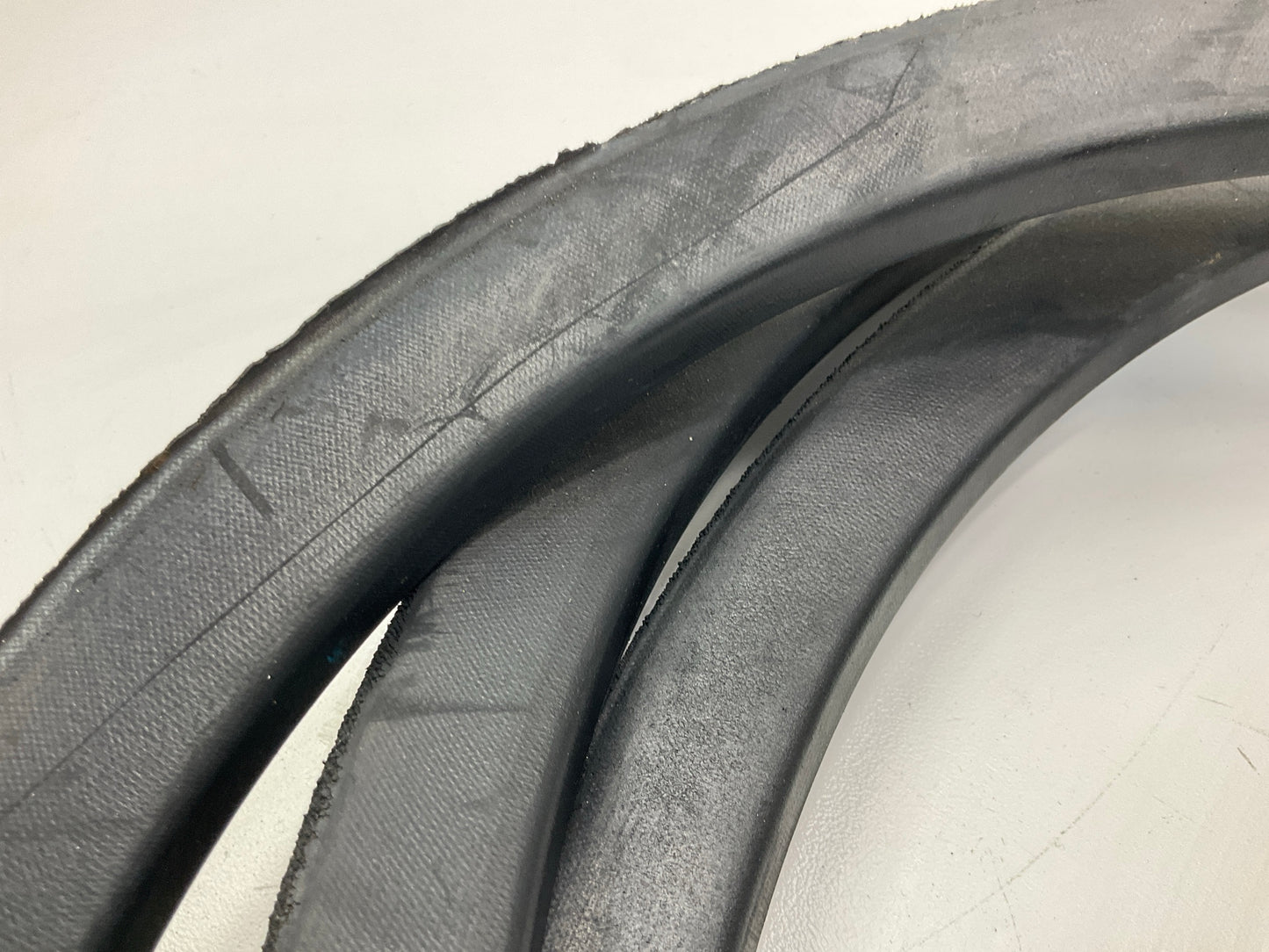 Gates 8V1320 Super HC 8V Belt 1'' Wide X 132'' Long