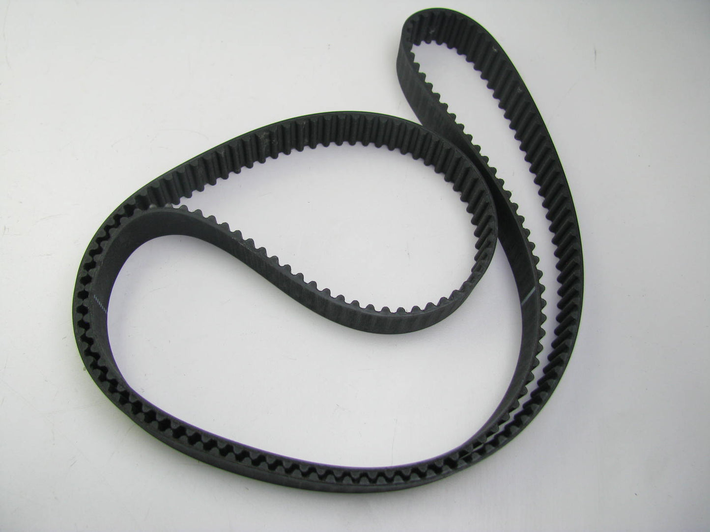 Gates B172 Engine Timing Belt For 1990-1998 Subaru 2.5L H4