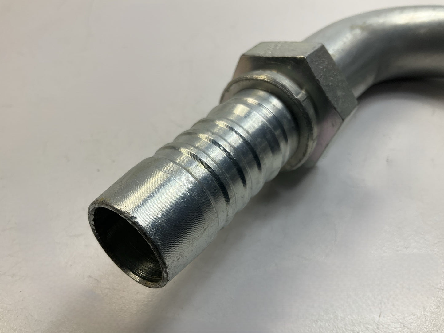 Gates G20181-1620 Hose Fitting Female JIC 37° Flare Swivel 1'' ID - 90° Angle