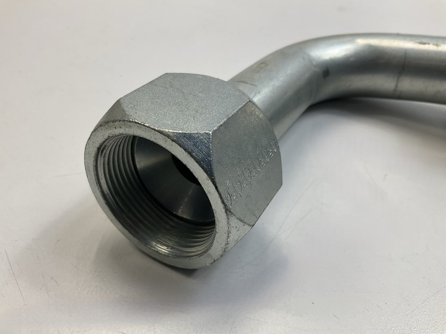 Gates G20181-2020 Hose Fitting Female JIC 37° Flare Swivel, 90° Angle, 1-1/4'' ID