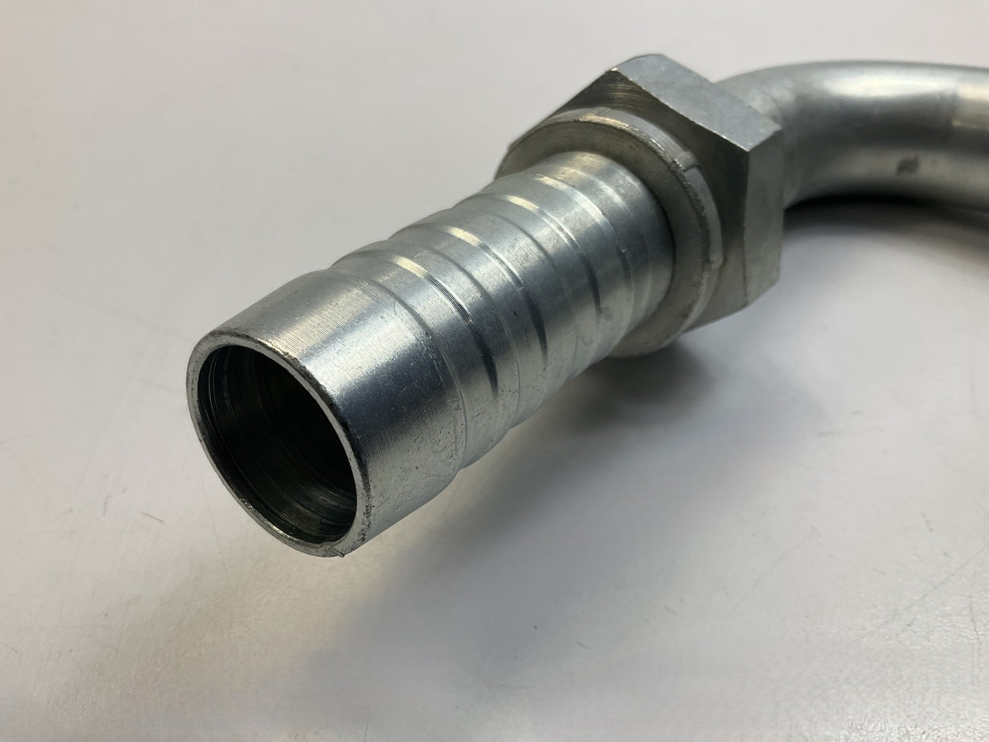 Gates G20181-2020 Hose Fitting Female JIC 37° Flare Swivel, 90° Angle, 1-1/4'' ID