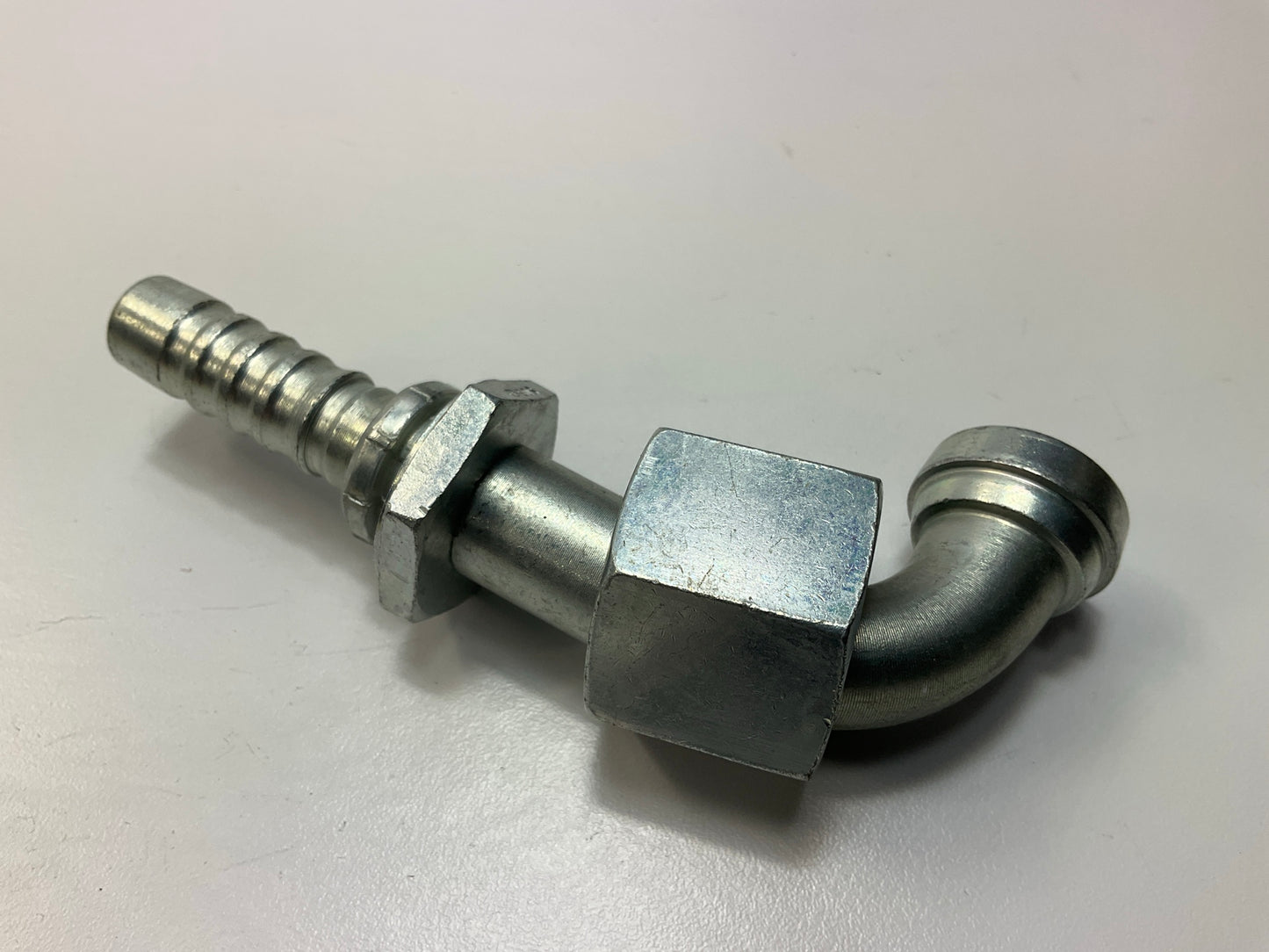 Hydraulic Hose Fitting Female Flat-Face O-Ring Swivel, 90° Angle 1/2'' ID