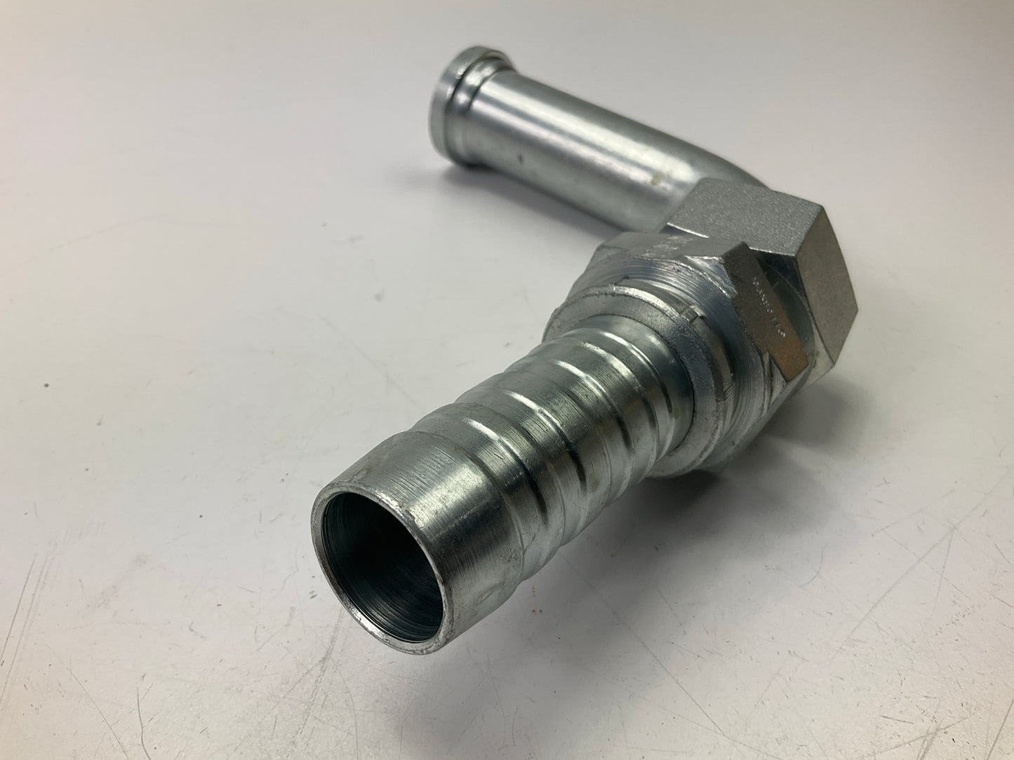 Gates G20241-2020 90° Female Flat-Face O-Ring Swivel Fitting, 1-1/4''