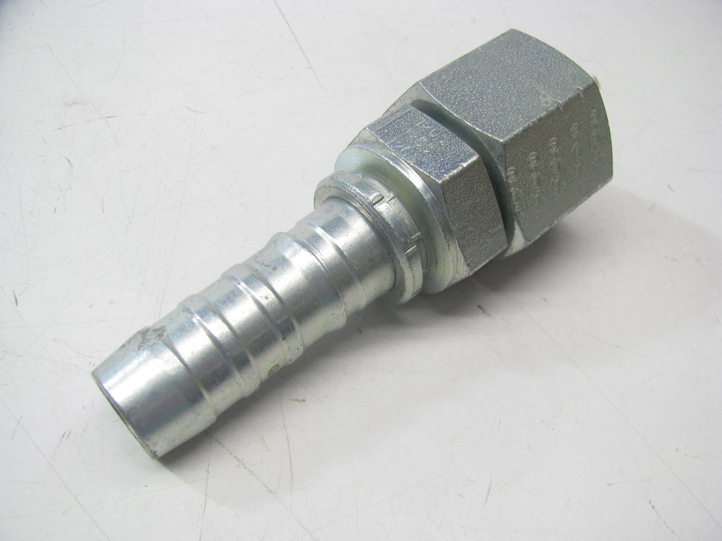 Gates G20910-1212 Hydraulic Fitting Female Komatsu Swivel 3/4'' Hose M30 X 1.5