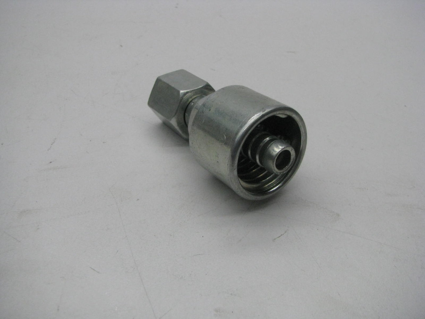 Gates G25170-0606 Female JIC 37 Deg Flare Swivel Megacrimp G25 Hydraulic Fitting