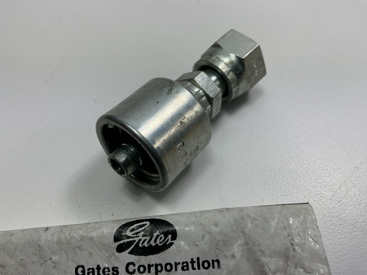 Gates G25230-0506 Female Flat-Face O-Ring Swivel Hydraulic Fitting, 5/16''