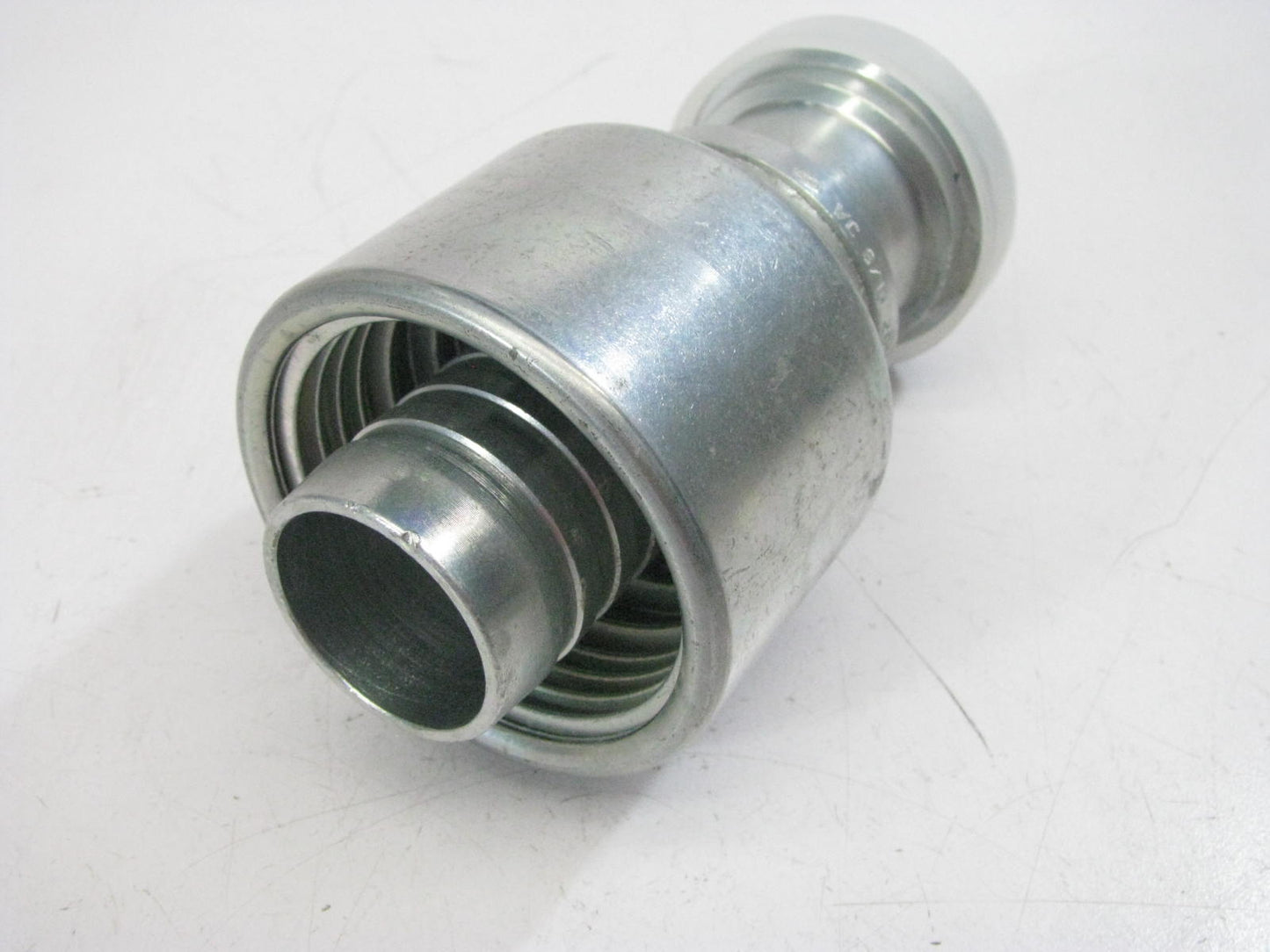 Gates G25300-2020 Hydraulic Fitting Straight Code 61 Megacrimp G25 1-1/4'' Hose