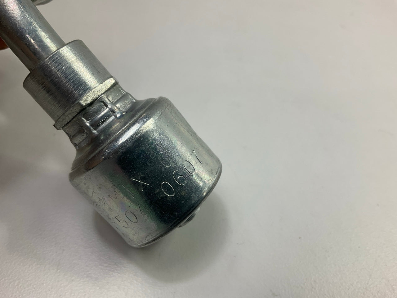 Gates G25504-0607 90 Degree SAE Male Inverted Swivel Hydraulic Fitting 3/8'' Hose