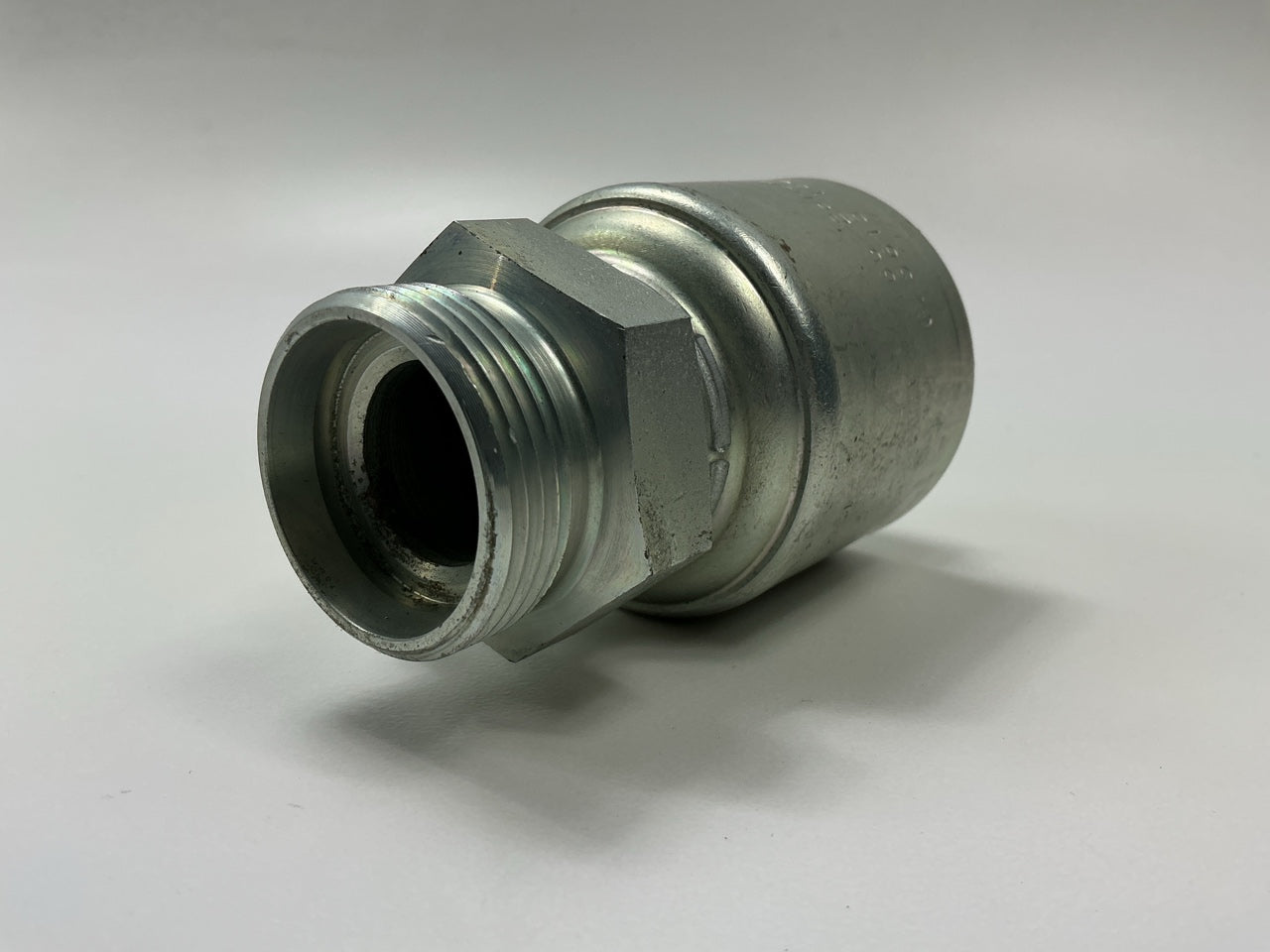 Gates G25615-1628 Male DIN 24° Cone Hydraulic Fitting, 1'' - 16G-28MDL