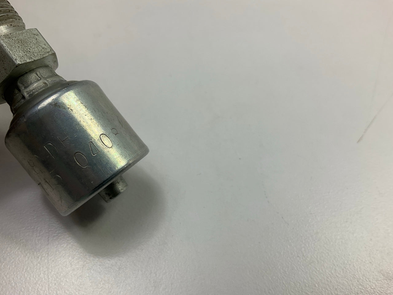 Gates G25715-0408 Male DIN 24° Cone Hydraulic Fitting 1/4'' Hose - 4G-8MDH